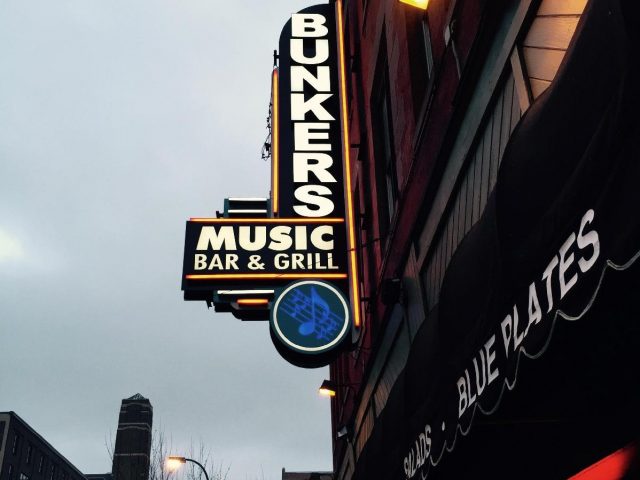 Bunkers – Music Bar and Grille